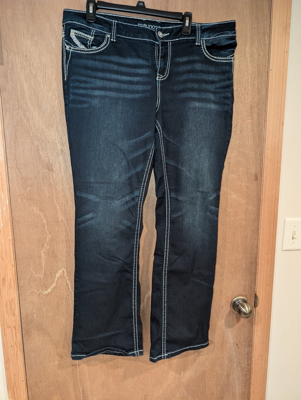 Dark Wash Women's Jeans with Contrast Stitching